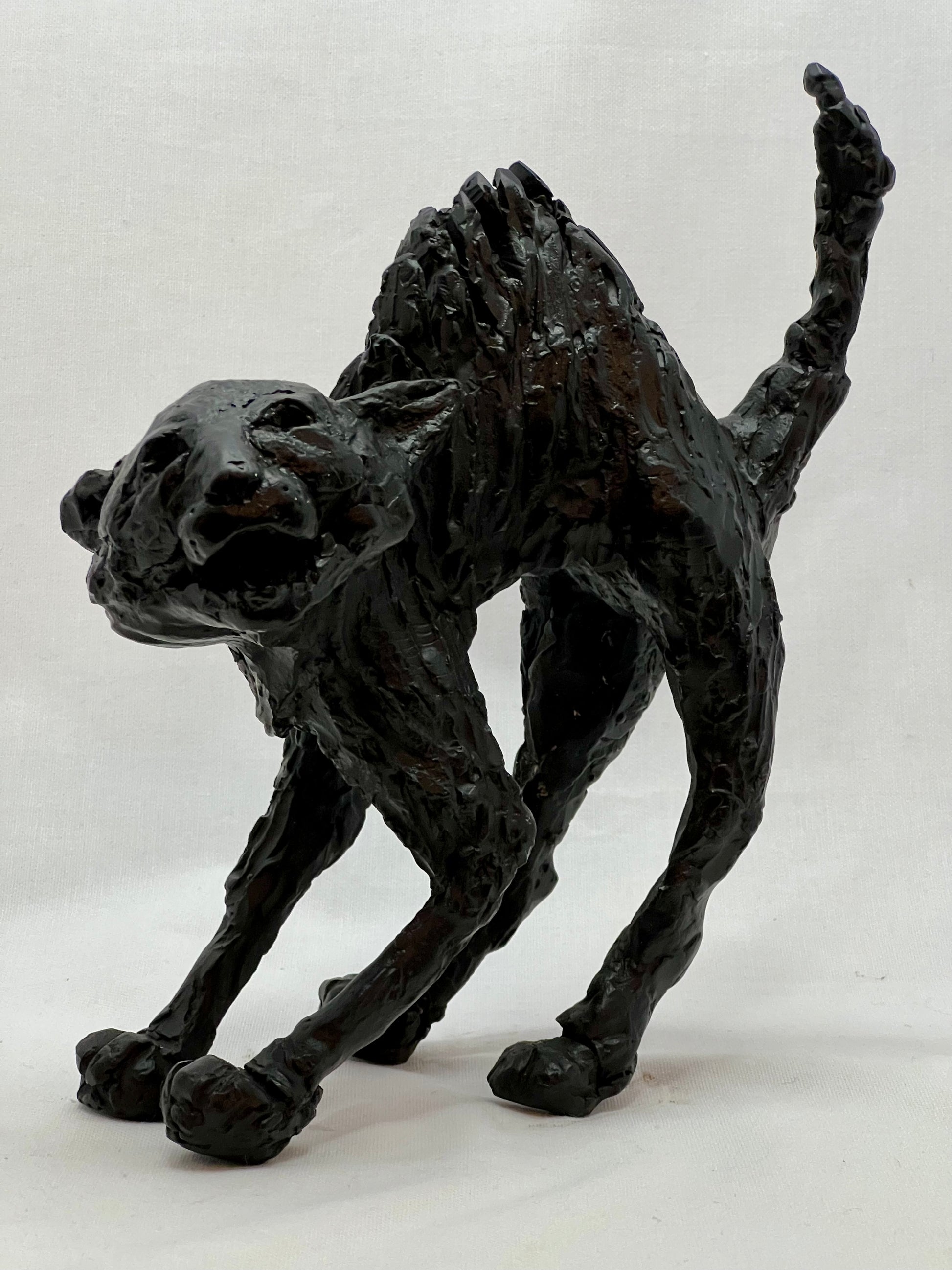 Gato Negro - Escultura en bronce patinado - Arte felino - Galería Osvaldo Parise
